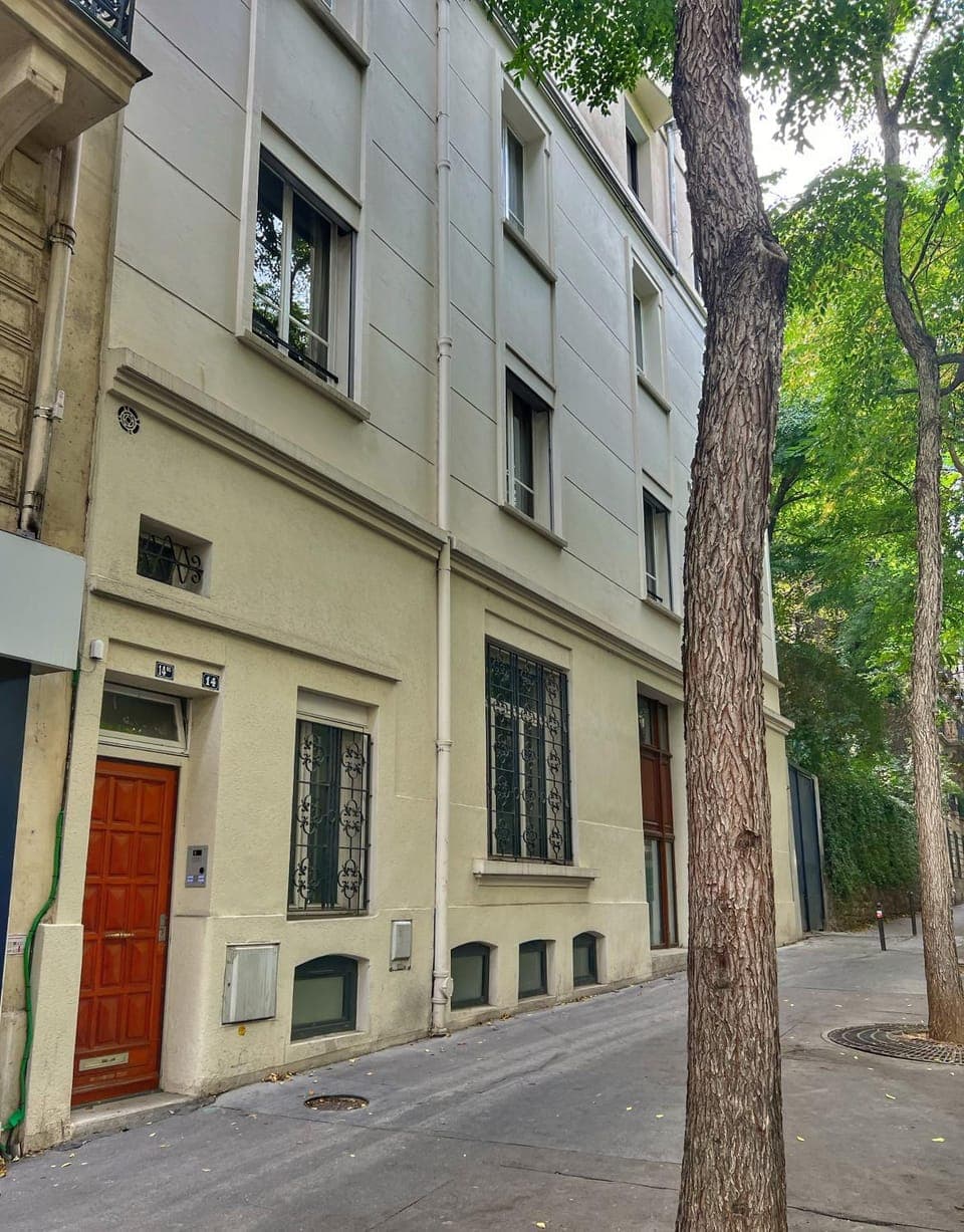 Property building, Day, Street view