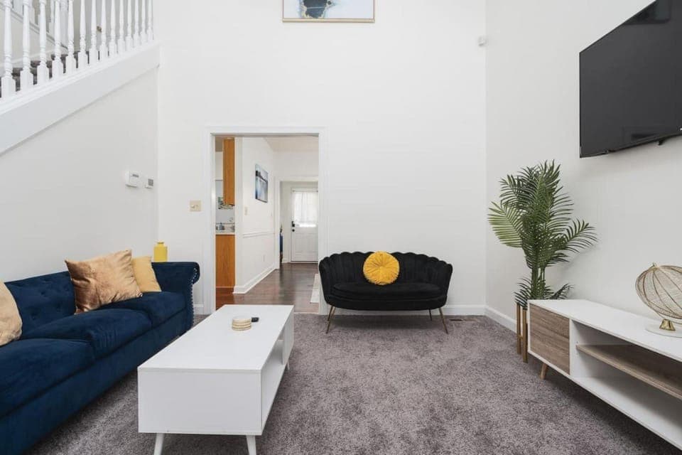 Communal lounge/ TV room