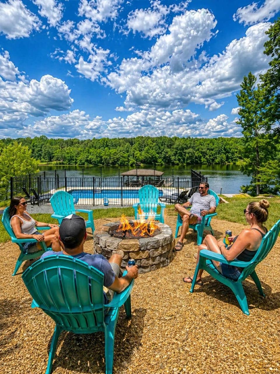 Ultimate LKA Retreat Boatdock Heated Pool Hottub House in Lake Anna
