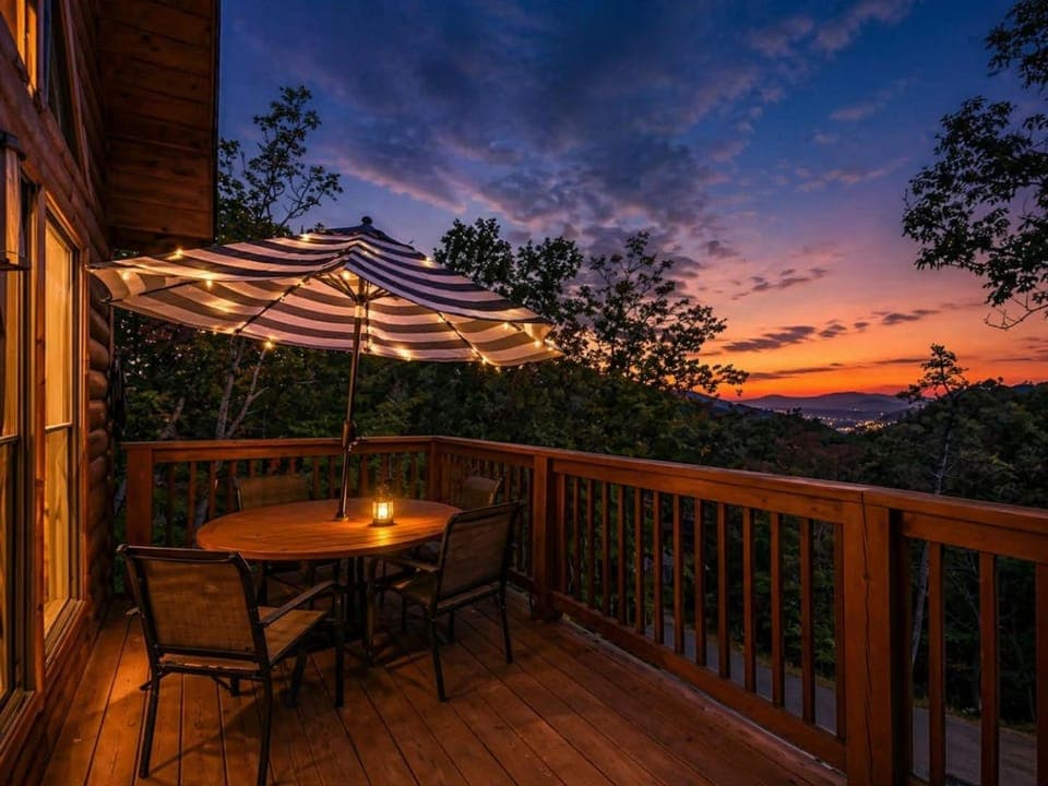 Resort-Style Cabin Escape Hottub & VIEWS! Cabin in Massanutten