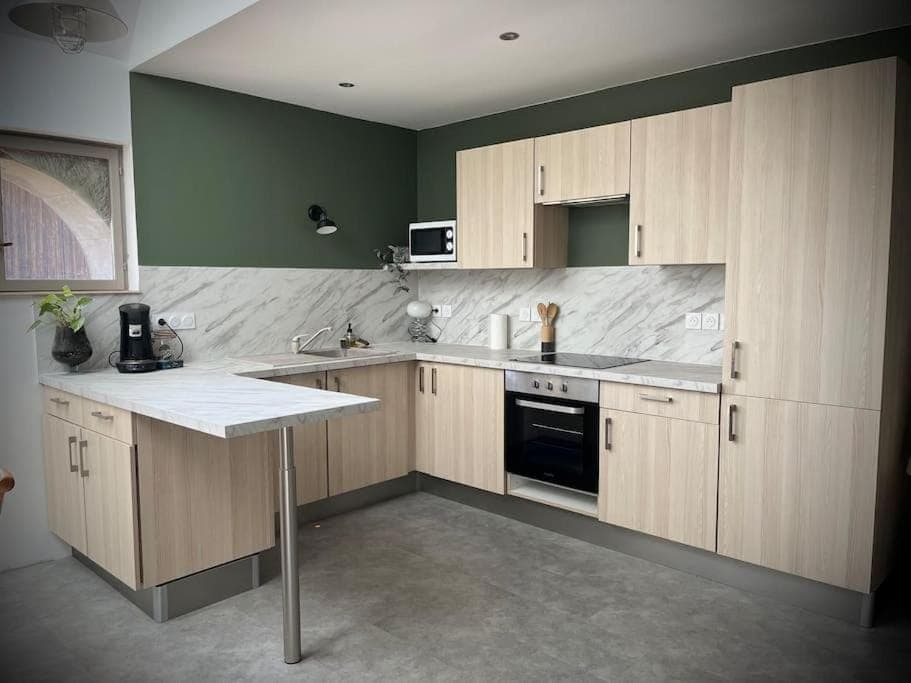 Kitchen or kitchenette, oven, stove