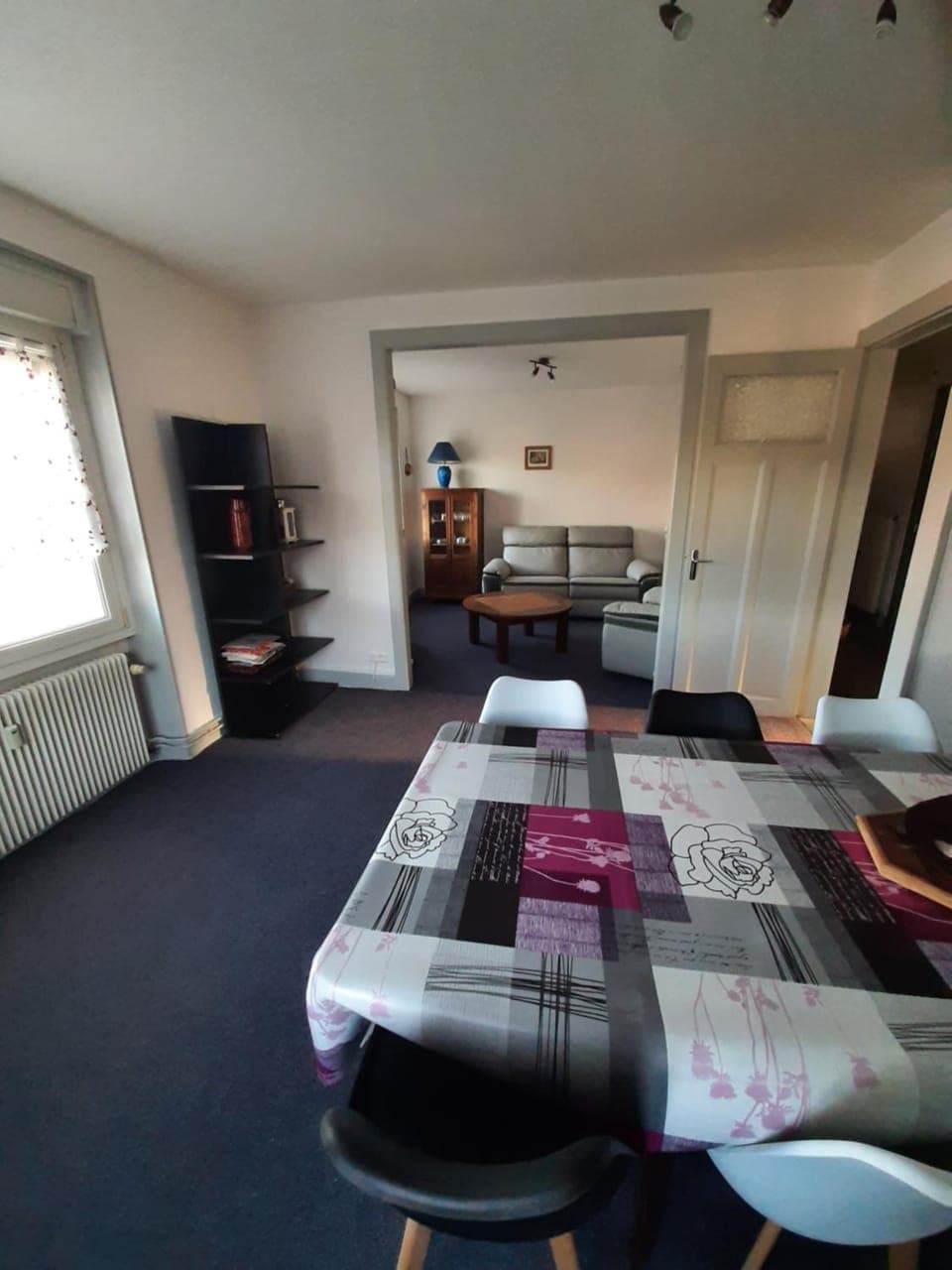 Seating area, Dining area