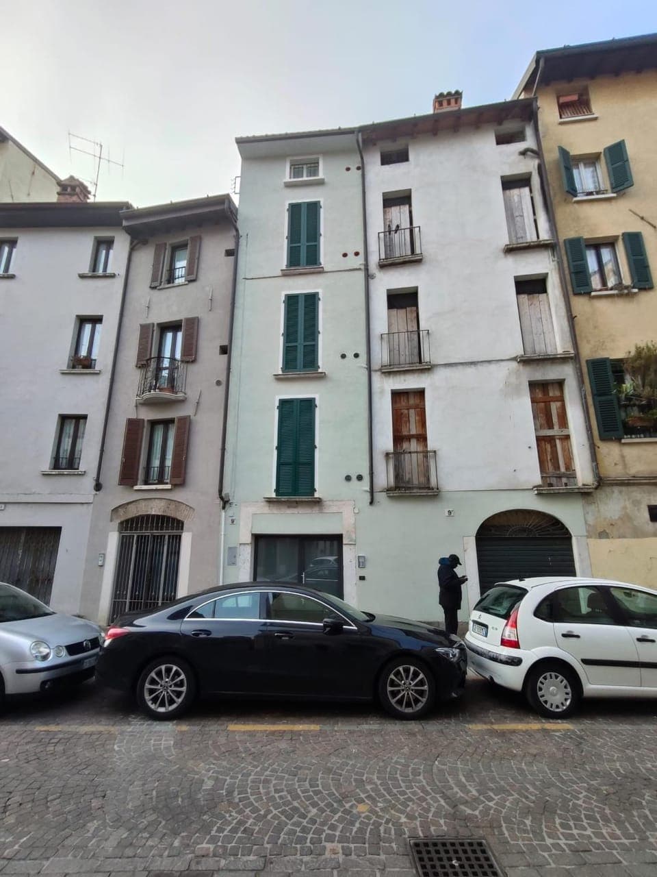 Property building, Day, Location