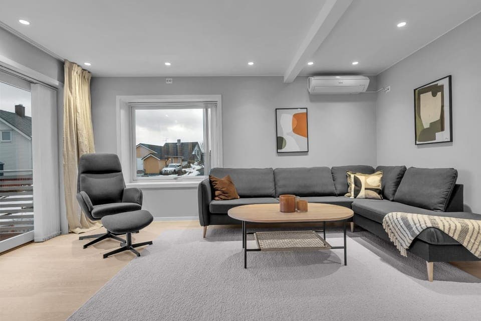 Communal lounge/ TV room, Living room