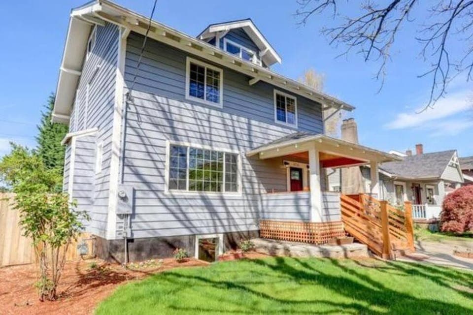 Property building, Facade/entrance