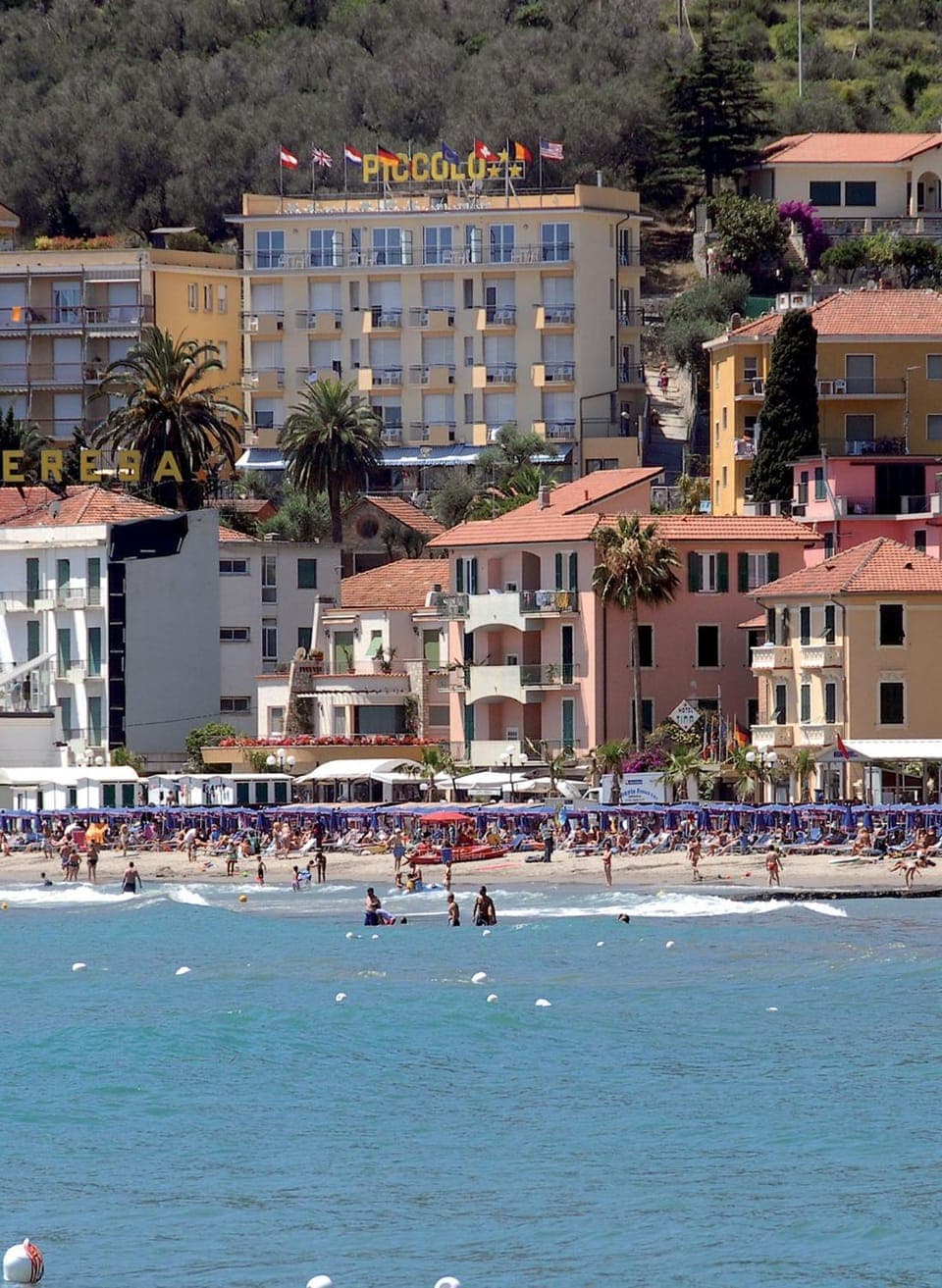 Facade/entrance, Bird's eye view