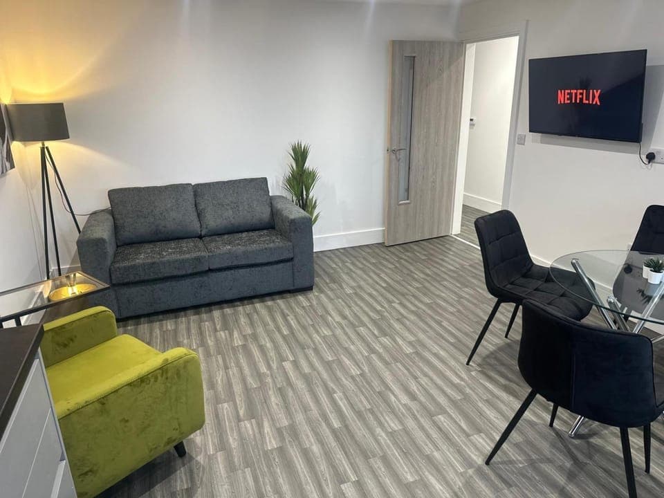 TV and multimedia, Living room, Seating area