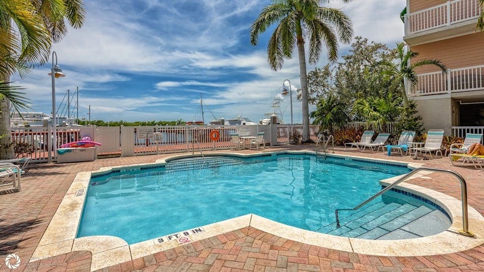 Sundrenched Reflections by Last Key Realty Apartment in Stock Island