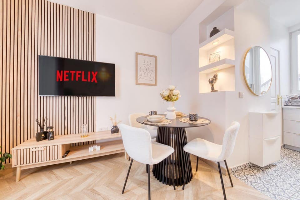 TV and multimedia, Dining area