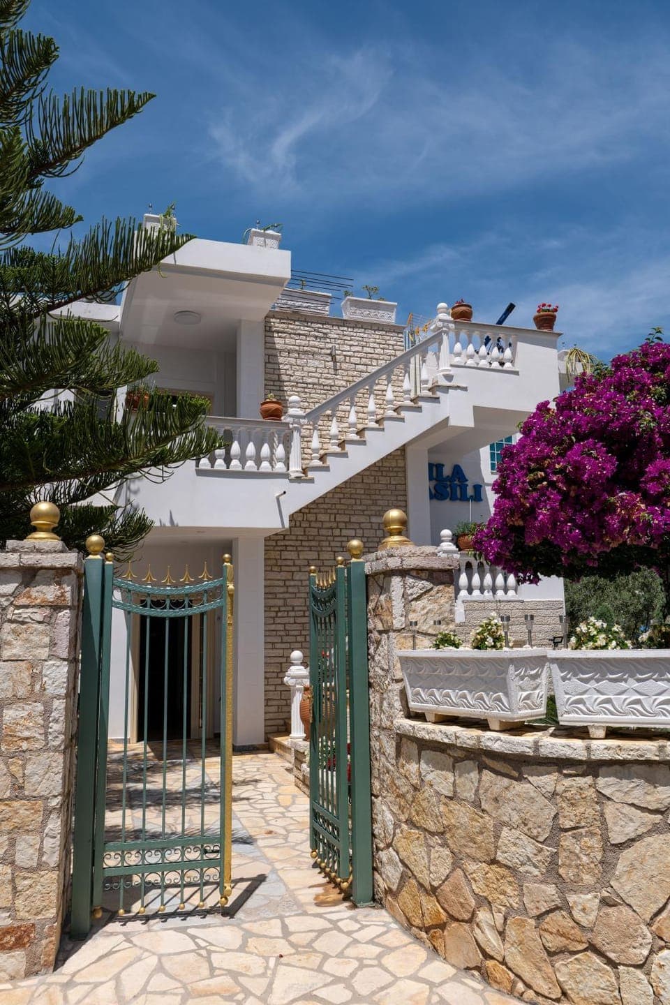 Property building, Day, View (from property/room), Balcony/Terrace