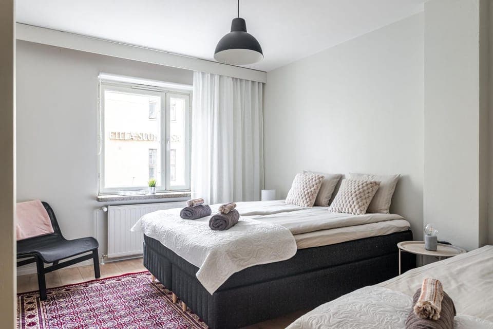 Bed, Photo of the whole room, Bedroom, towels