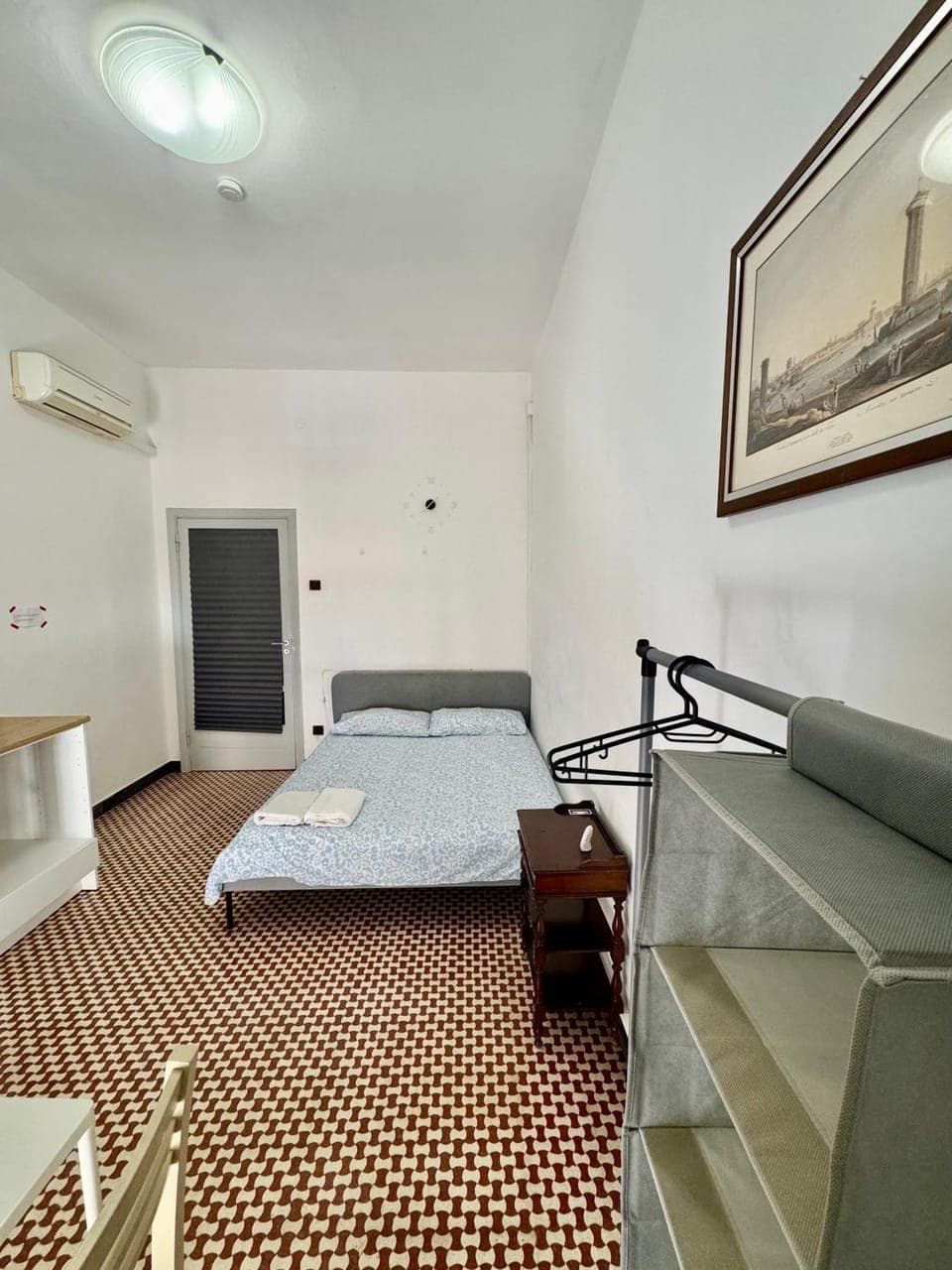 Bed, Photo of the whole room, Seating area, Bedroom, air conditioner