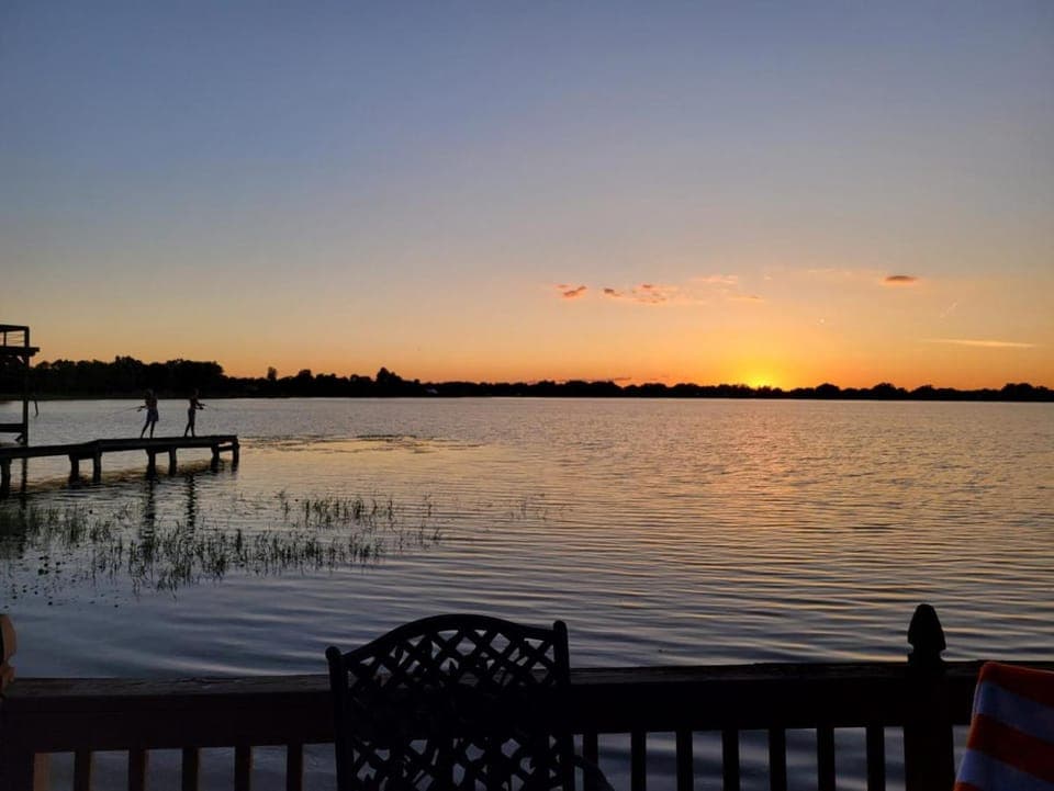 Charming Lakefront Home Hot Tub House in Eagle Lake