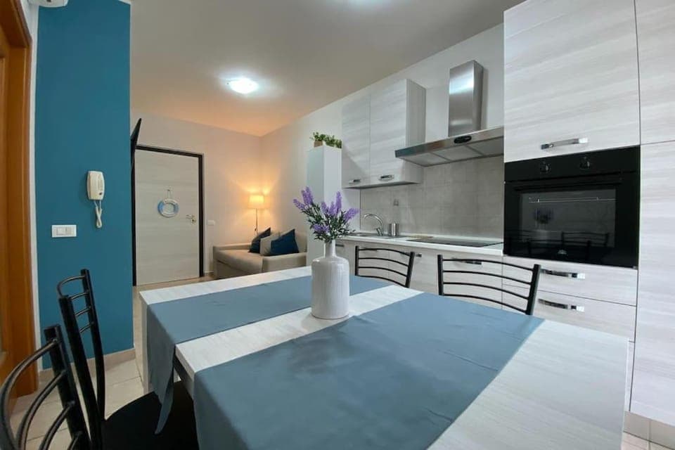 Kitchen or kitchenette, Living room, Dining area