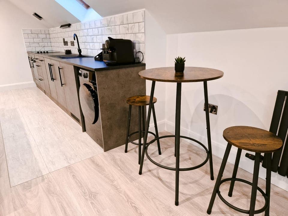 Kitchen or kitchenette, oven, stove