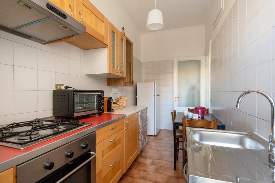 Kitchen or kitchenette, Dining area, oven, stove, toaster