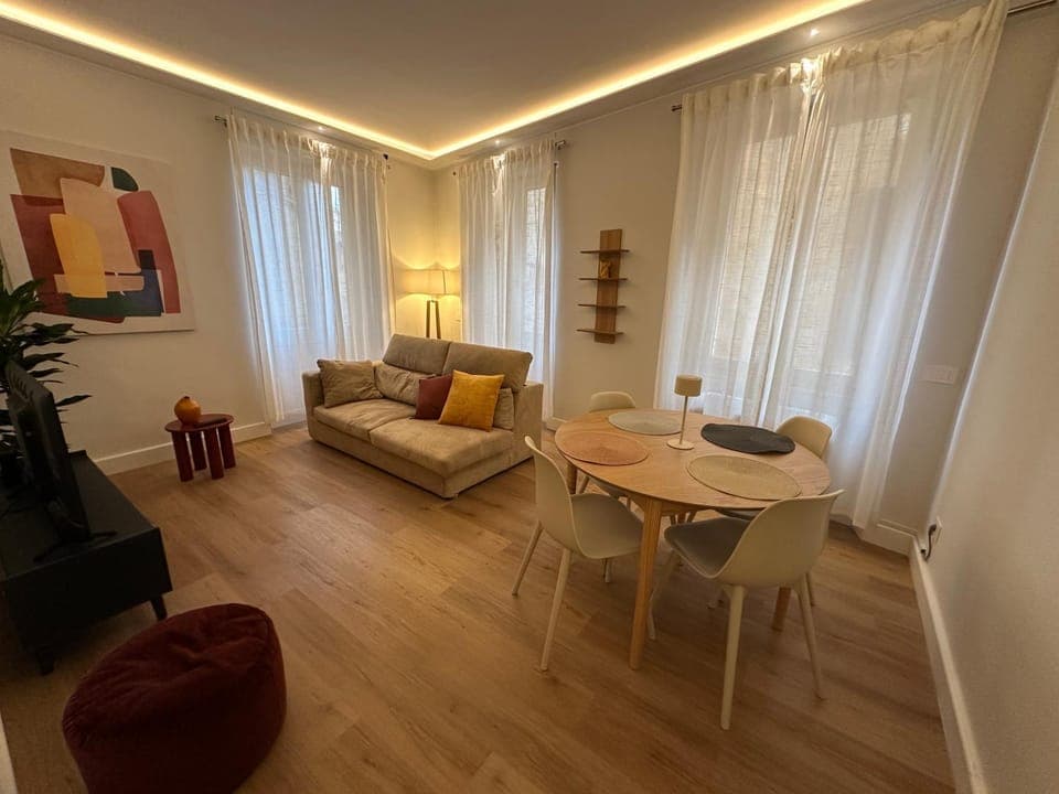 Living room, Seating area, Dining area