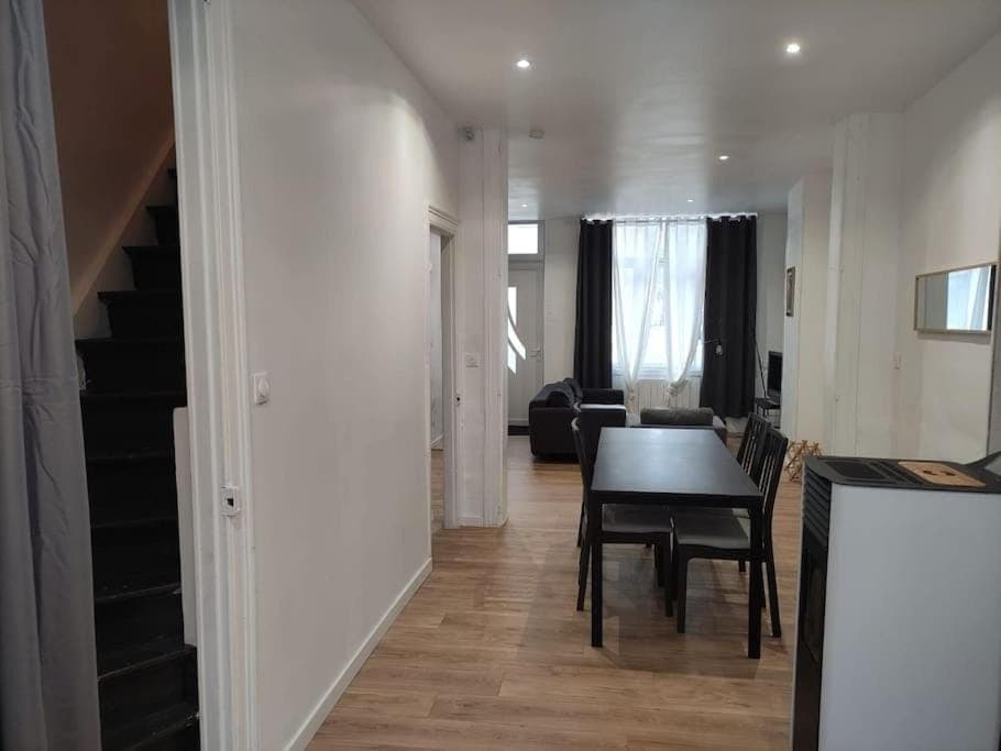 Living room, Dining area