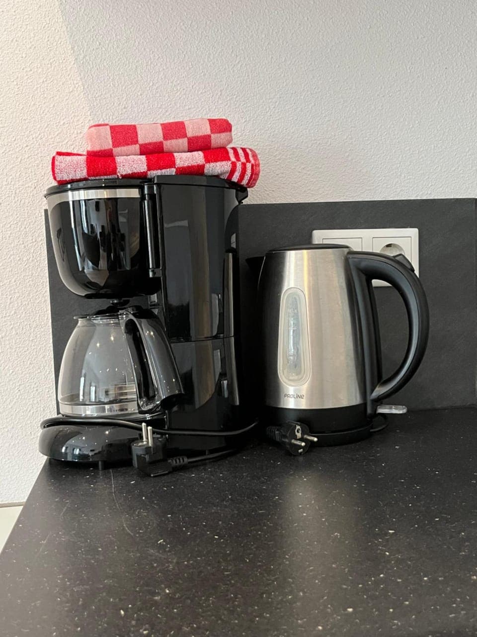 Coffee/tea facilities, Kitchen or kitchenette