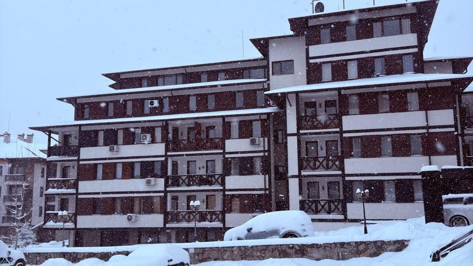 Property building, Day, Winter