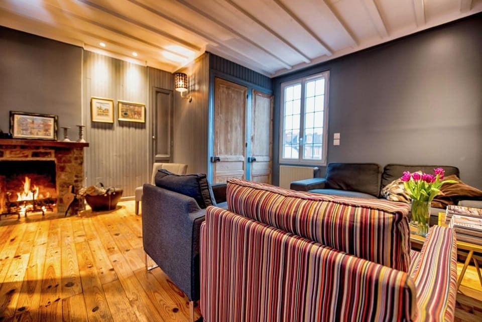 Living room, Seating area