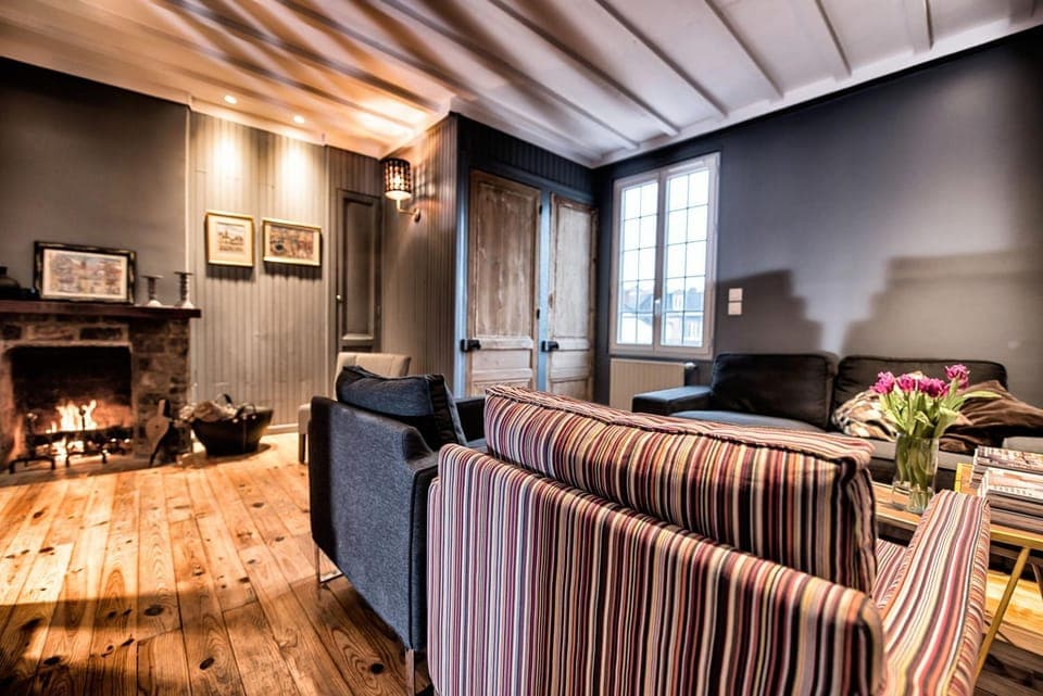 Living room, Seating area