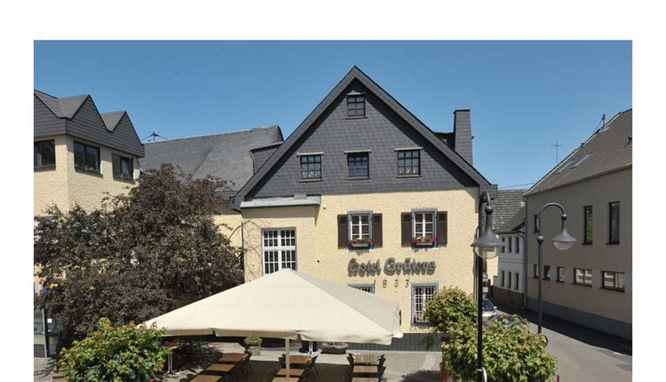 Property building, Day