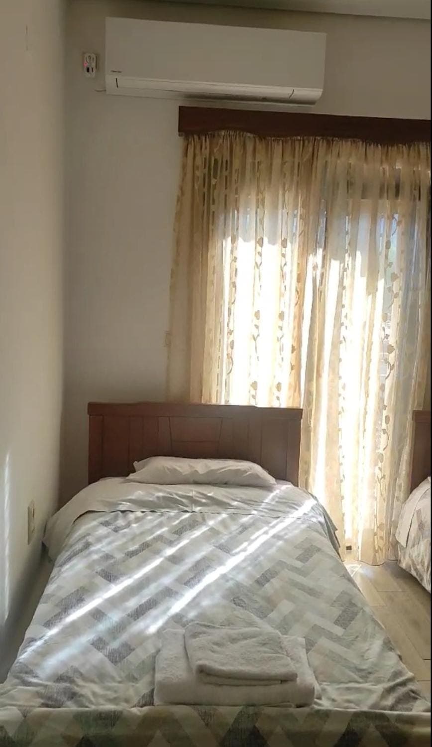 Bed, Photo of the whole room, Bedroom, air conditioner