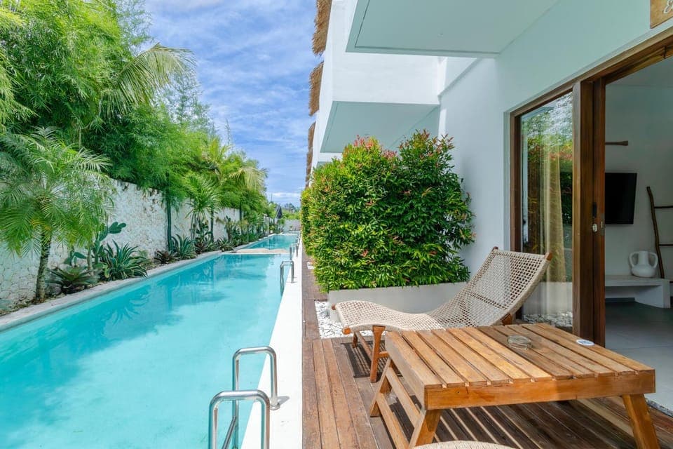 Patio, Pool view, Swimming pool, sunbed