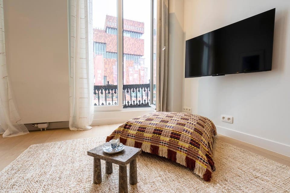 Living room, Landmark view