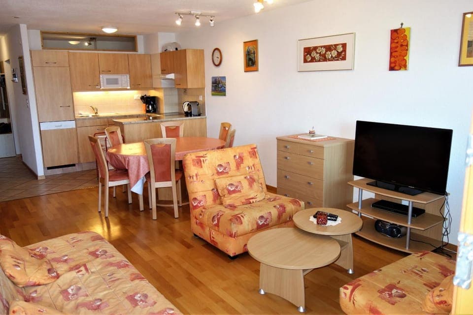 Communal lounge/ TV room, Living room