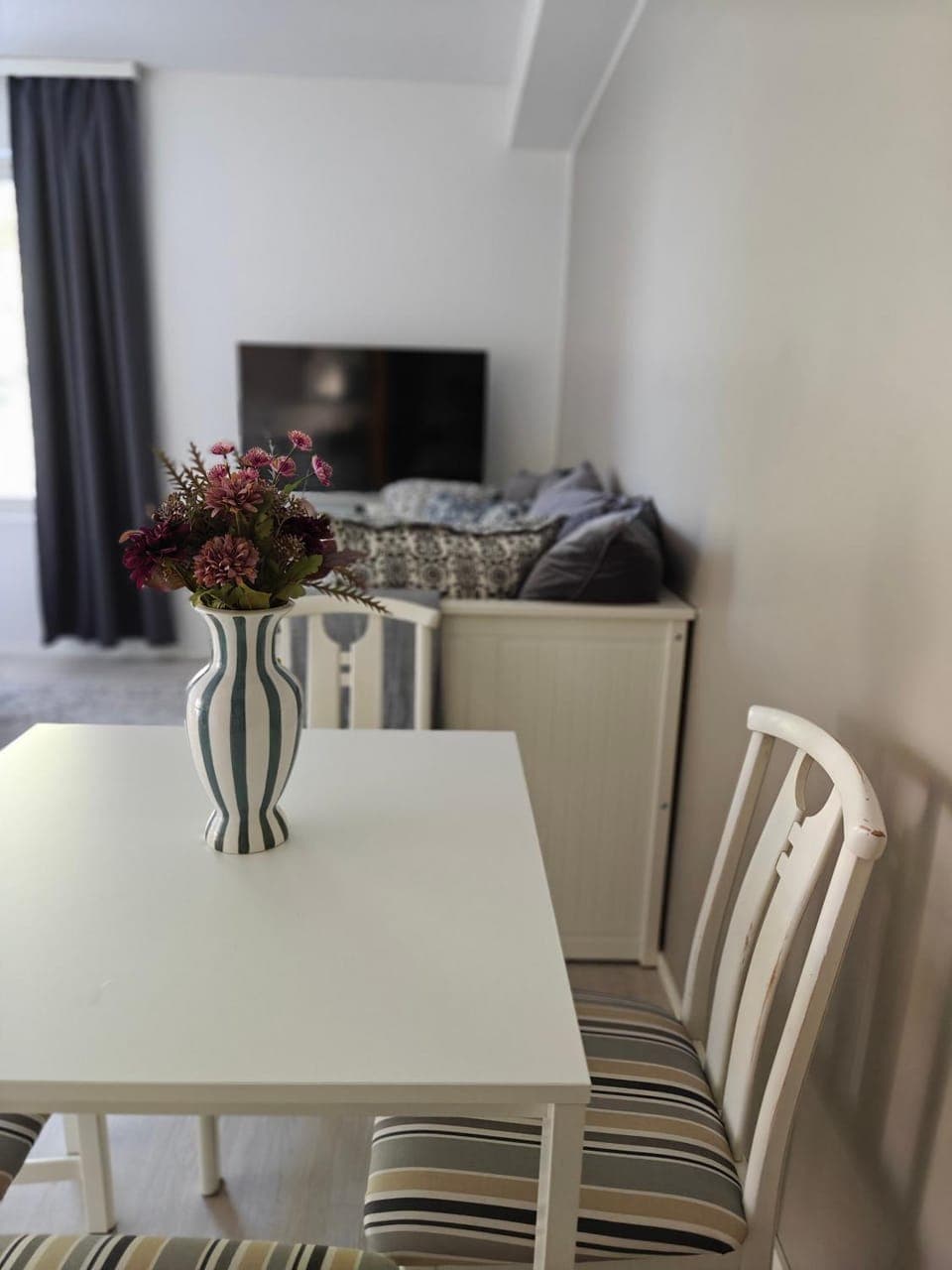 TV and multimedia, Seating area, kitchen