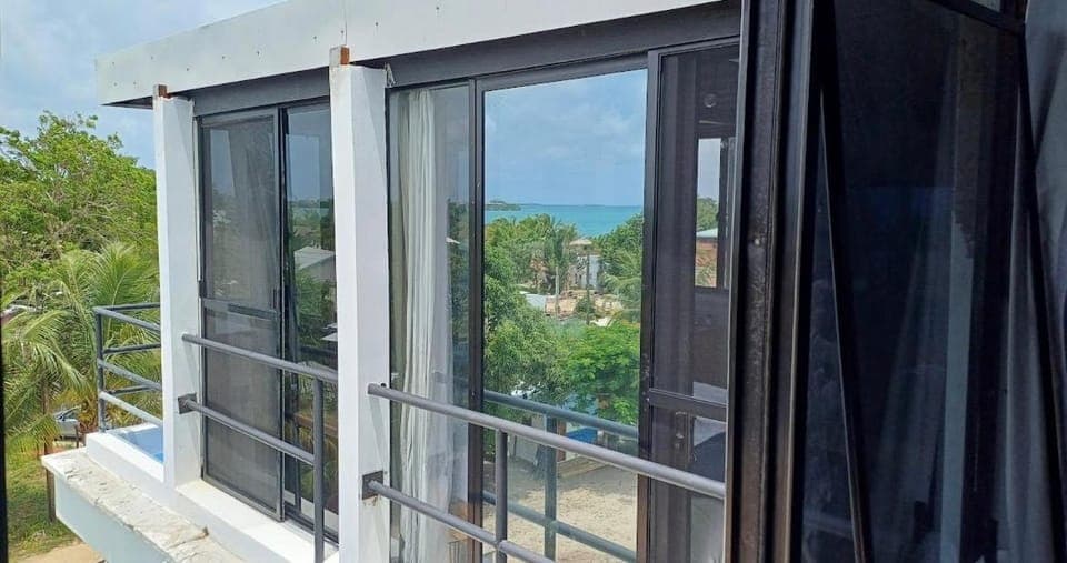 Dove Escapes- 2 bdrm appt in village of Placencia Apartment in Placencia