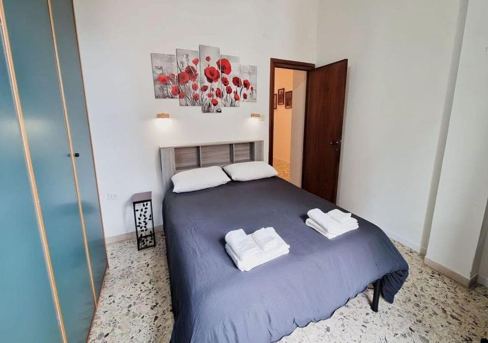 Bed, Photo of the whole room, Bedroom, towels, wardrobe