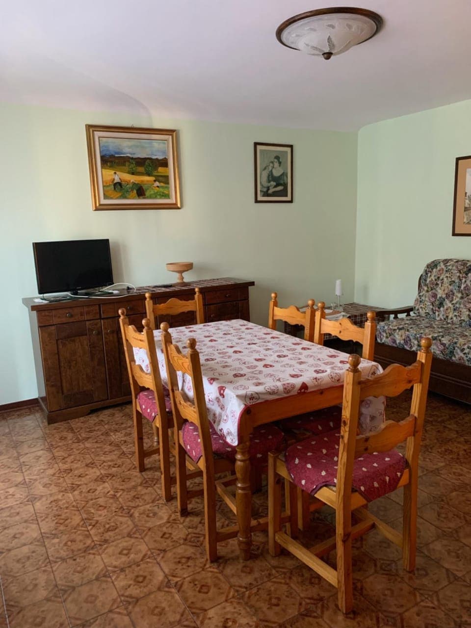 Living room, Seating area, Dining area