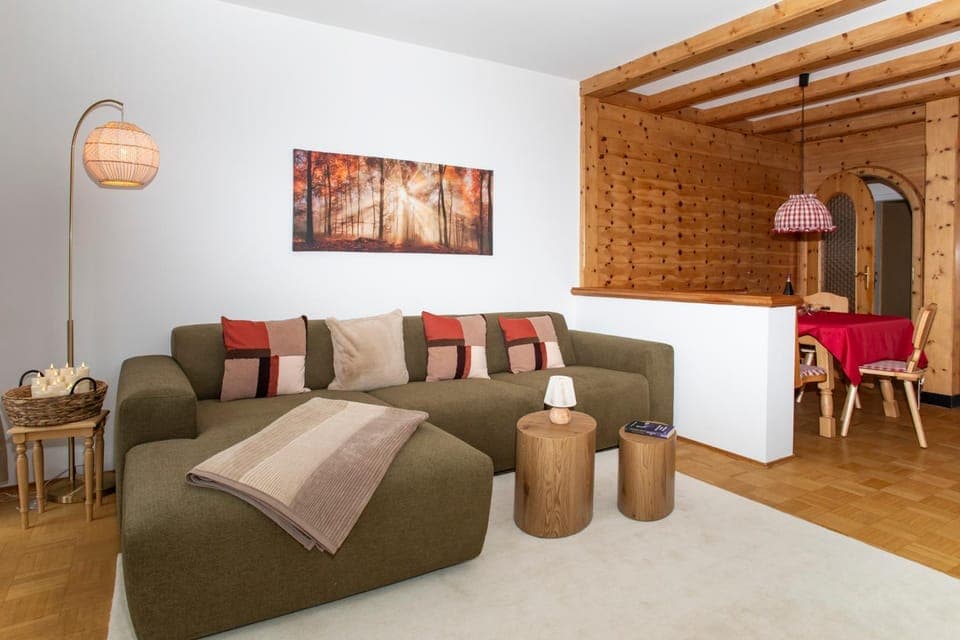 Living room, Photo of the whole room, Seating area