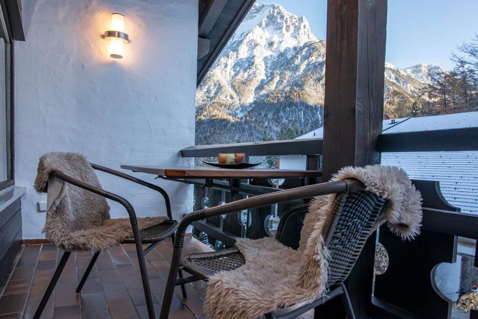 View (from property/room), Balcony/Terrace, Mountain view