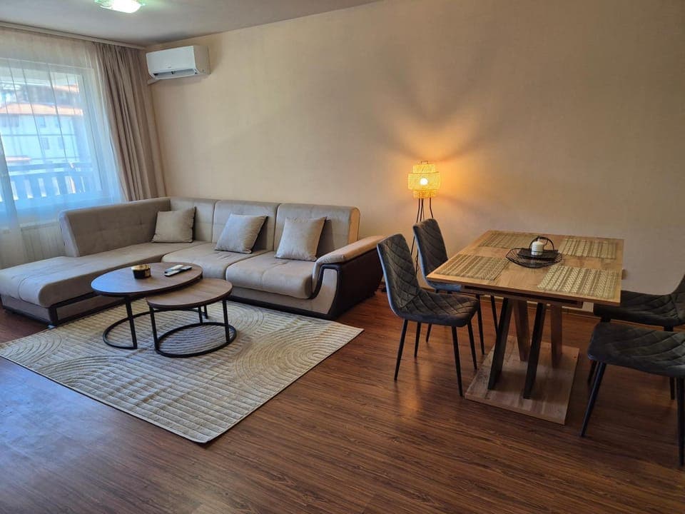 Living room, Seating area, Dining area, air conditioner