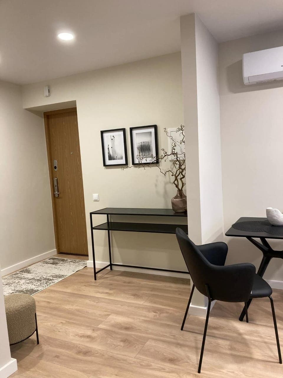 Living room, Seating area, Dining area, air conditioner