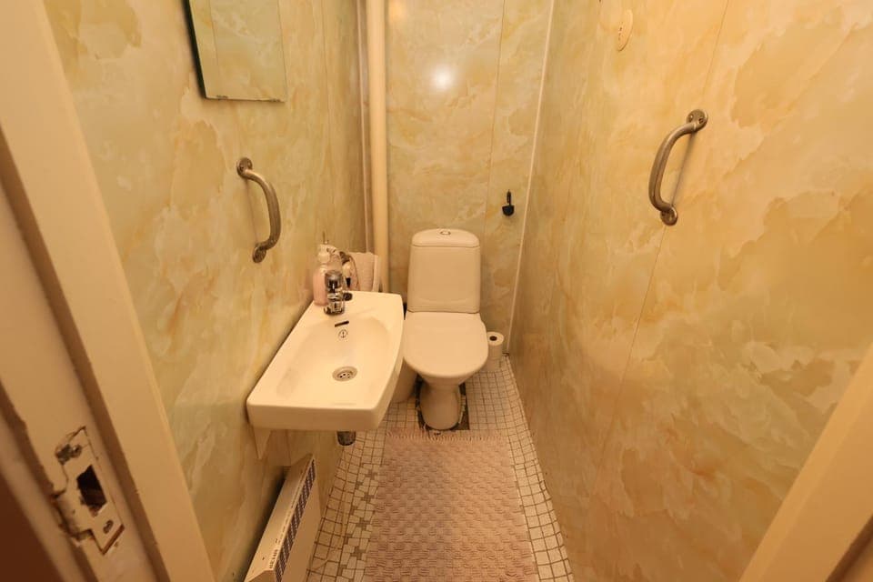 Toilet, Bathroom