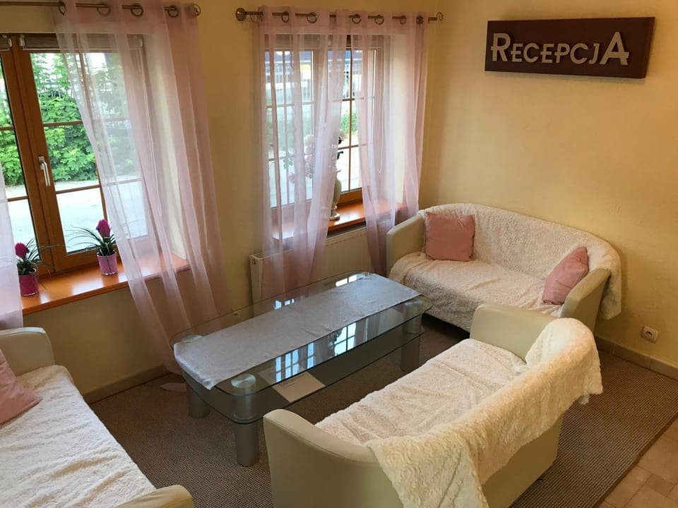 Communal lounge/ TV room, Seating area