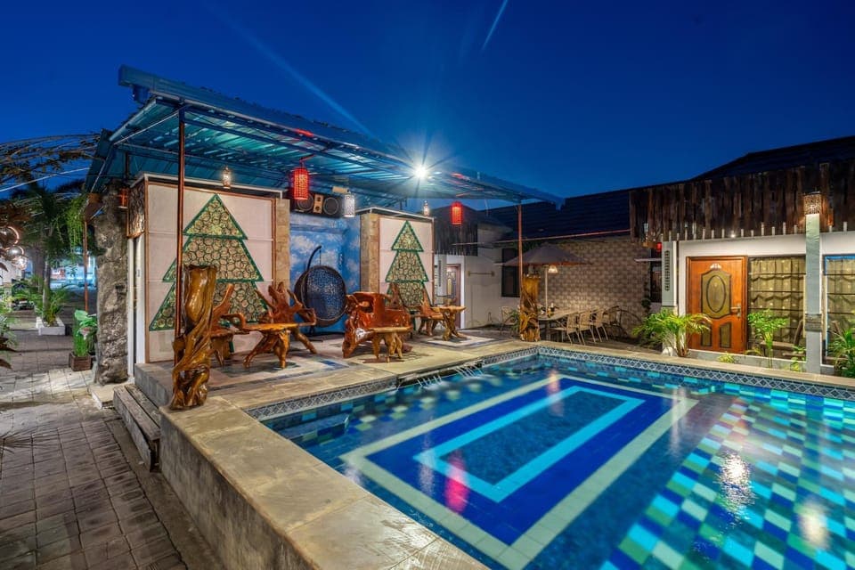 Property building, Swimming pool