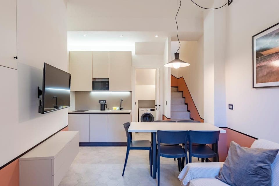 TV and multimedia, Kitchen or kitchenette, Living room, Seating area, Dining area, dishwasher, stove