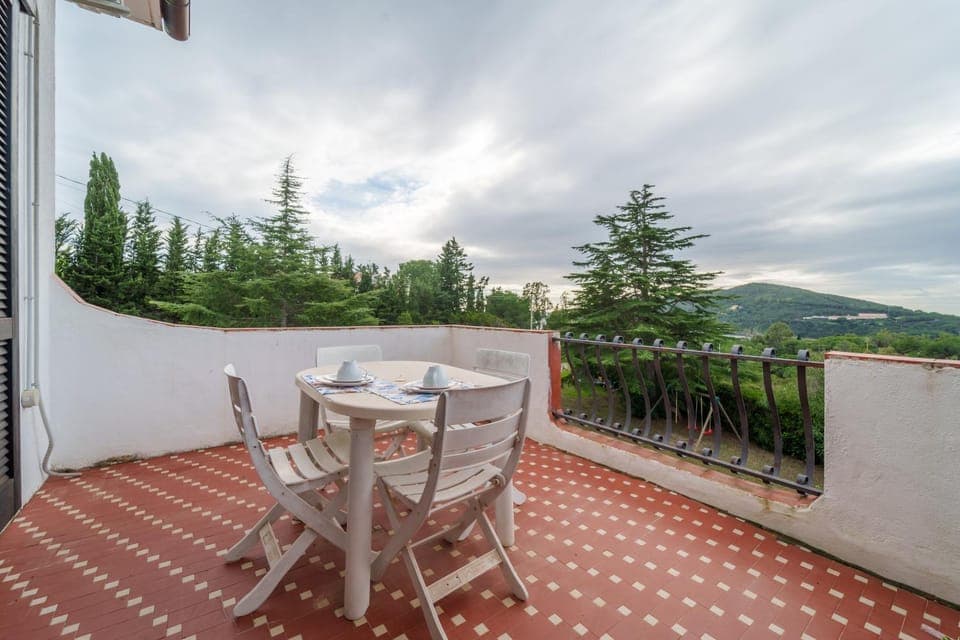 Natural landscape, View (from property/room), Balcony/Terrace, Dining area, Mountain view