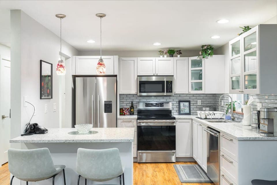 Kitchen or kitchenette