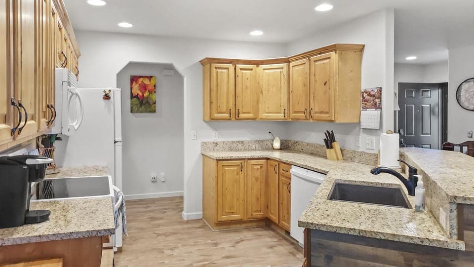 Kitchen or kitchenette