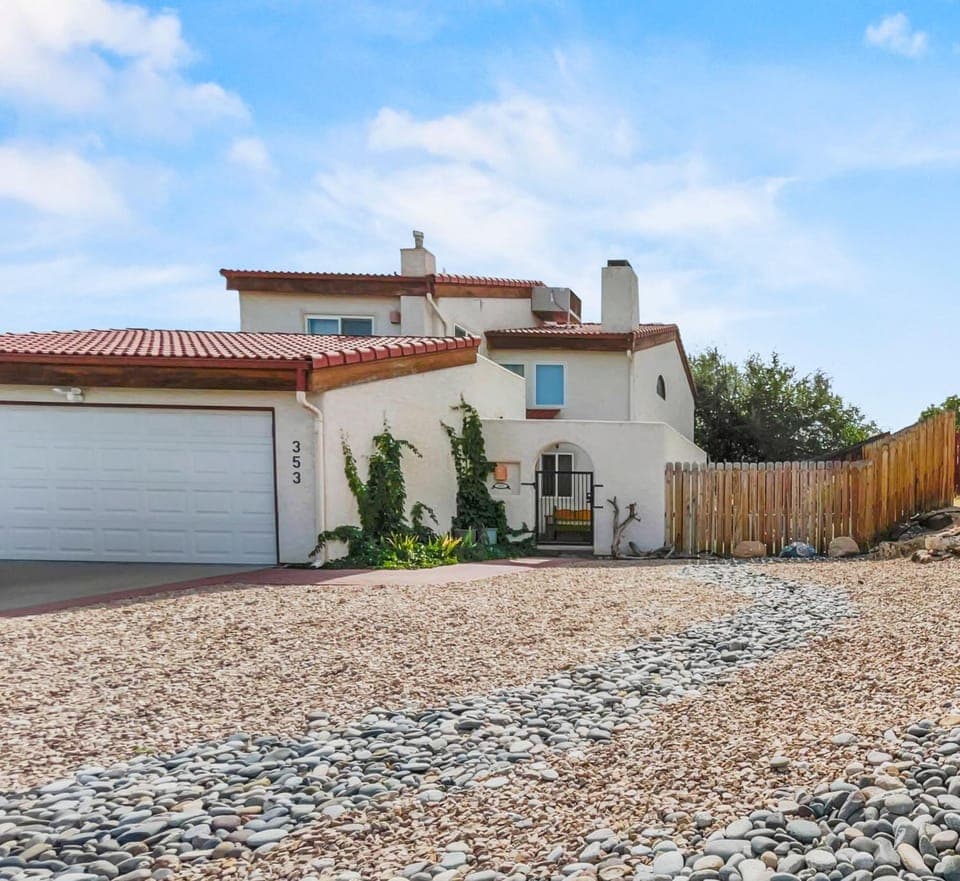 Fairway Desert Vista-Valley Views Next to Golf home House in Grand Junction