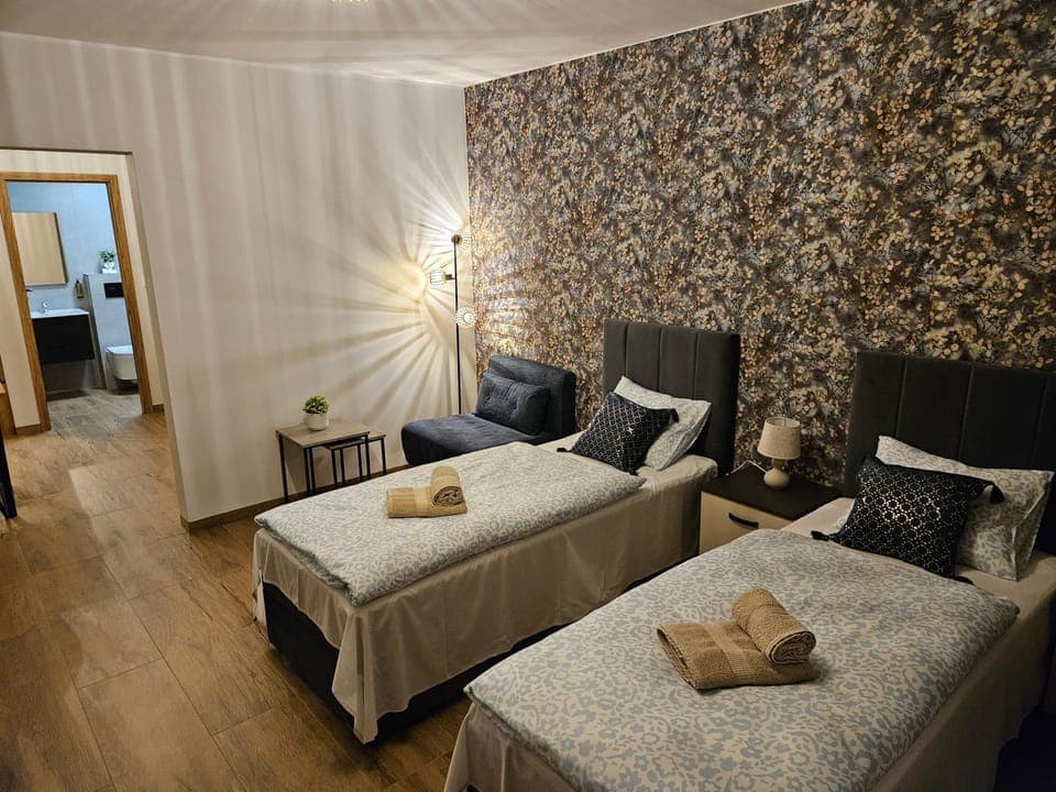 Bed, Photo of the whole room, Bedroom, towels