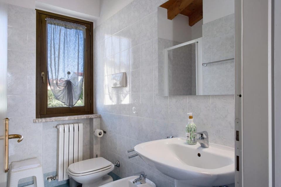 Bathroom, Living room