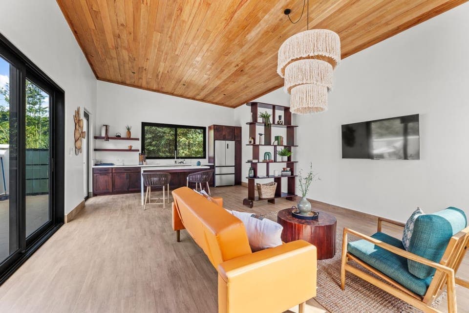 Coffee/tea facilities, Living room, Evening entertainment, River view